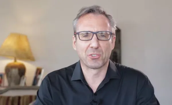 Patrick Mork en una intervención por cámara.