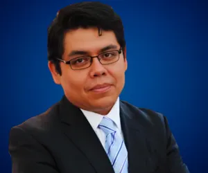 Julián Mendiola — Conferencista de Cambio y Adaptación