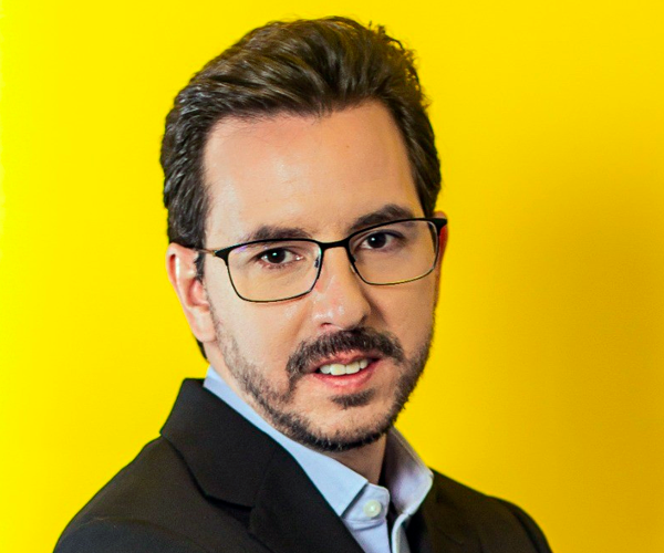 Andrés Velázquez — Conferencista de Estrategia Empresarial