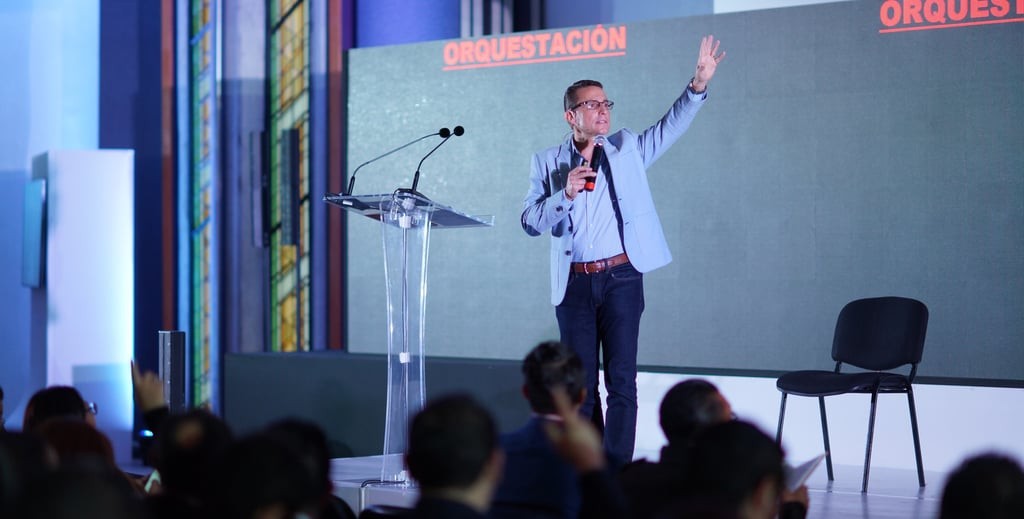 Rodrigo del Val — Conferencista de Cambio y Adaptación