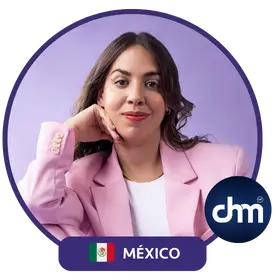 Fotografía promocional de Alejandra Tejeda, conferencista especializada en empoderamiento y liderazgo femenino, con el logotipo de CHM y la bandera de México.